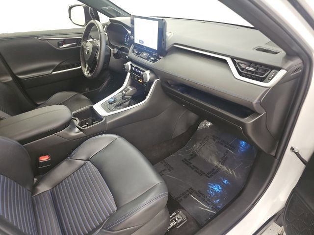 Used 2023 Toyota RAV4 XSE AWD/4WD image 38
