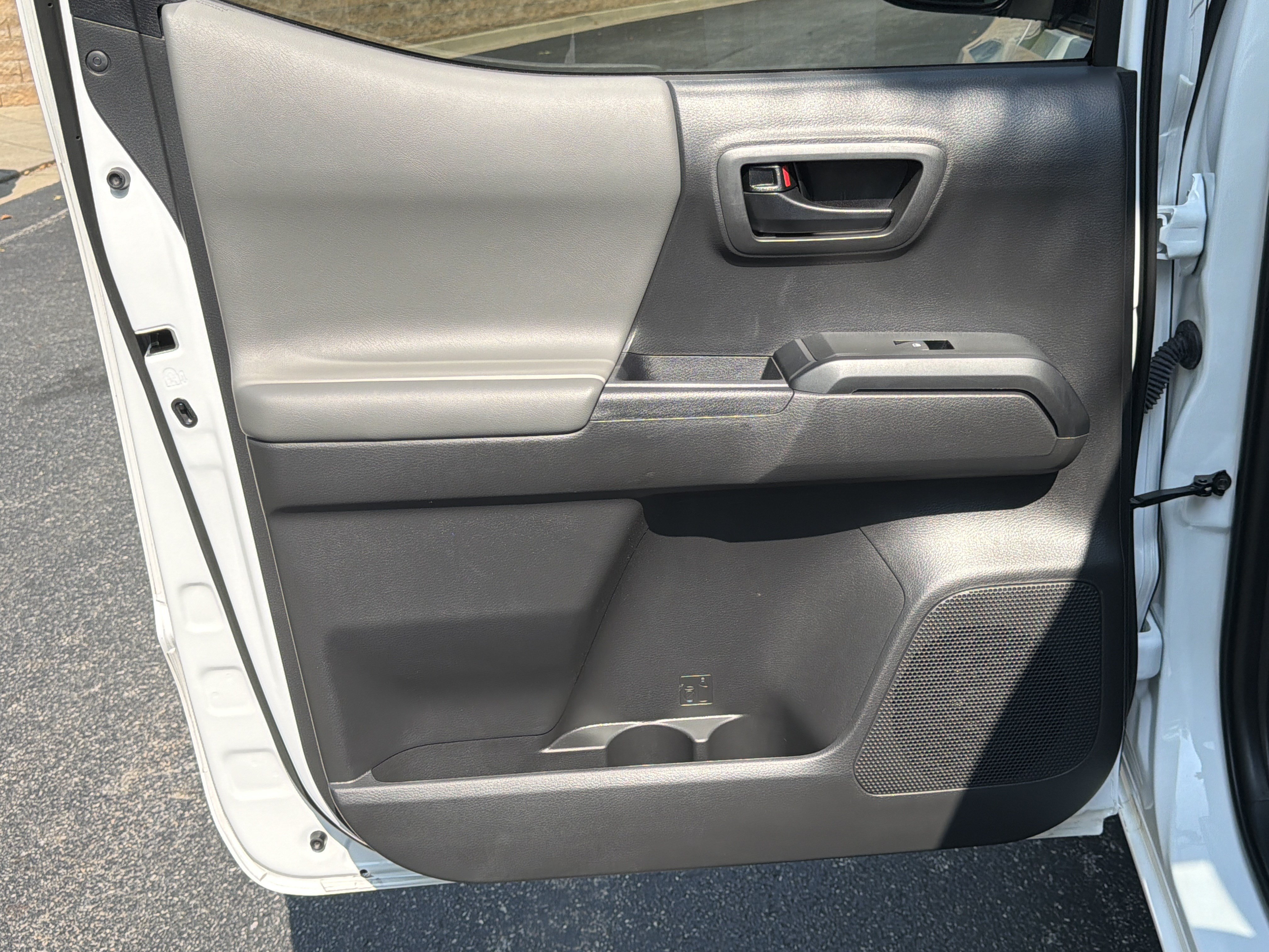 Used 2023 Toyota Tacoma SR AWD/4WD image 21