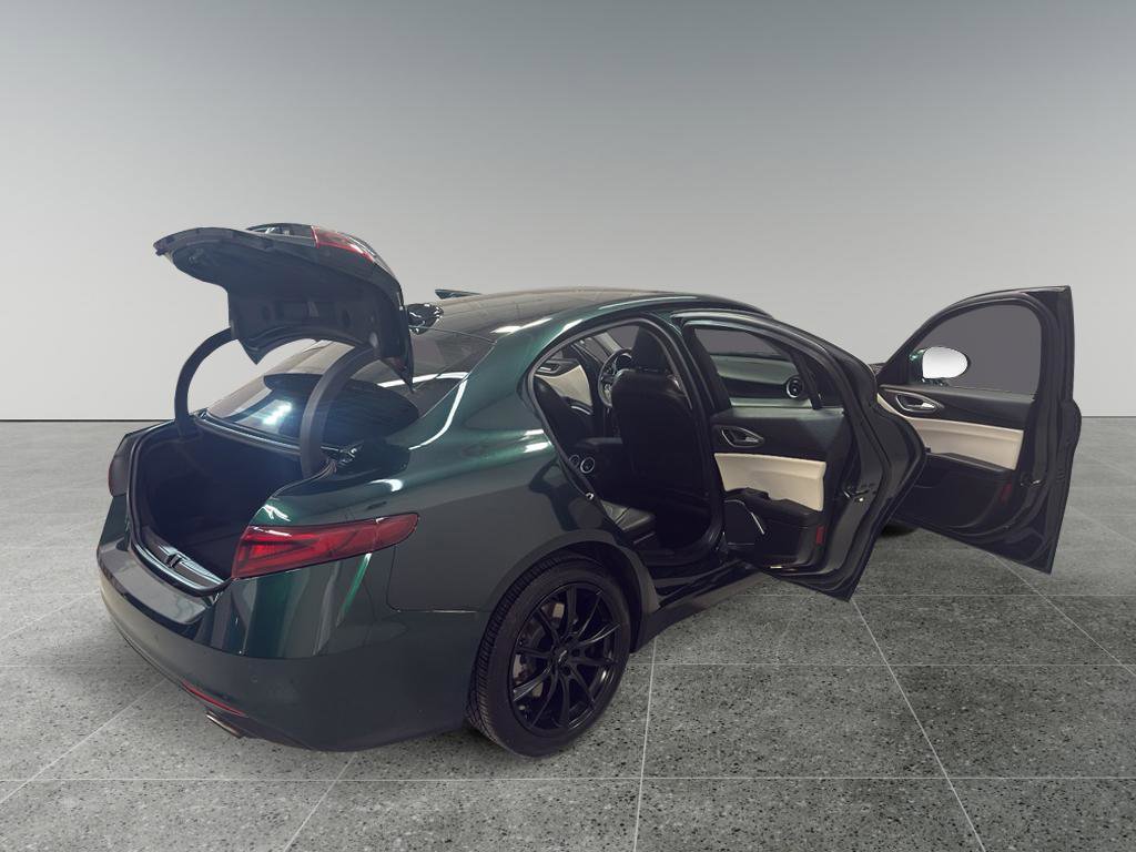Used 2020 Alfa Romeo Giulia Ti image 13