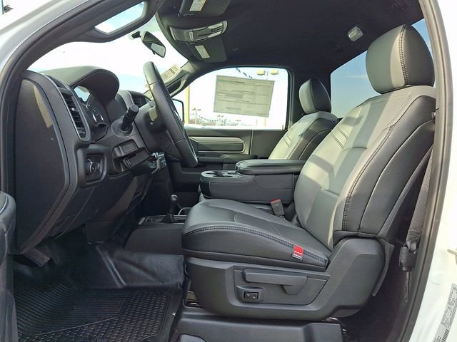 Used 2024 RAM 2500 Tradesman w/ Chrome Appearance Group image 13