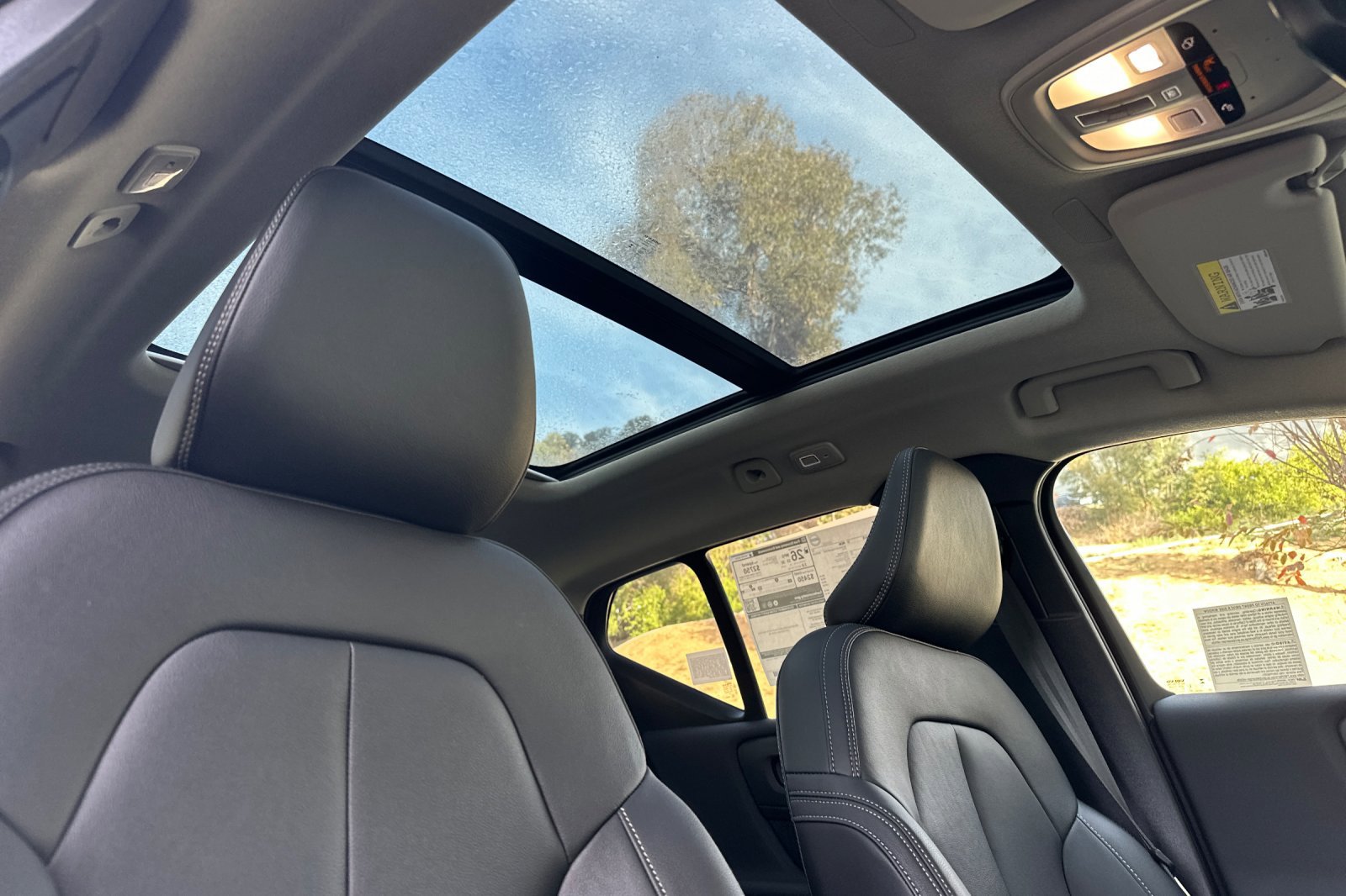 New 2025 Volvo XC40 B5 Plus w/ Climate Package image 18