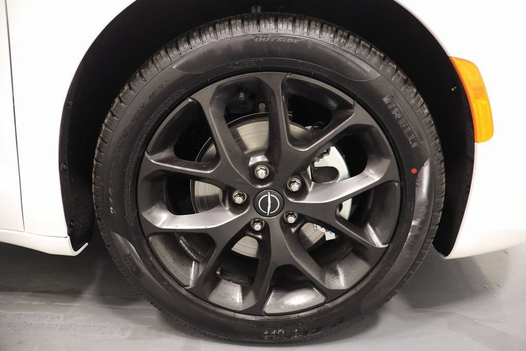 New 2026 Chrysler Pacifica Select w/ S Appearance Package FWD image 26