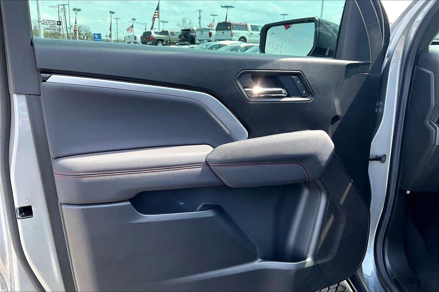 Used 2025 Chevrolet Colorado Z71 image 24