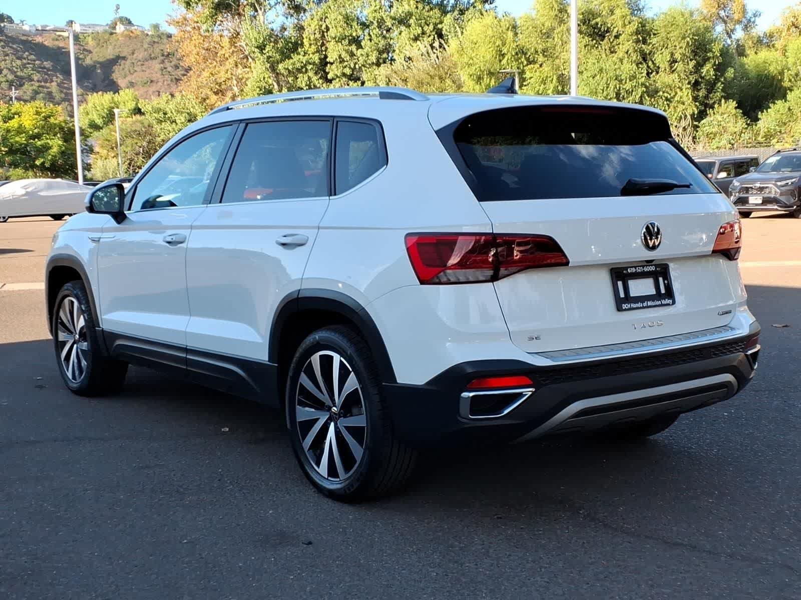 Used 2022 Volkswagen Taos SE FWD image 7