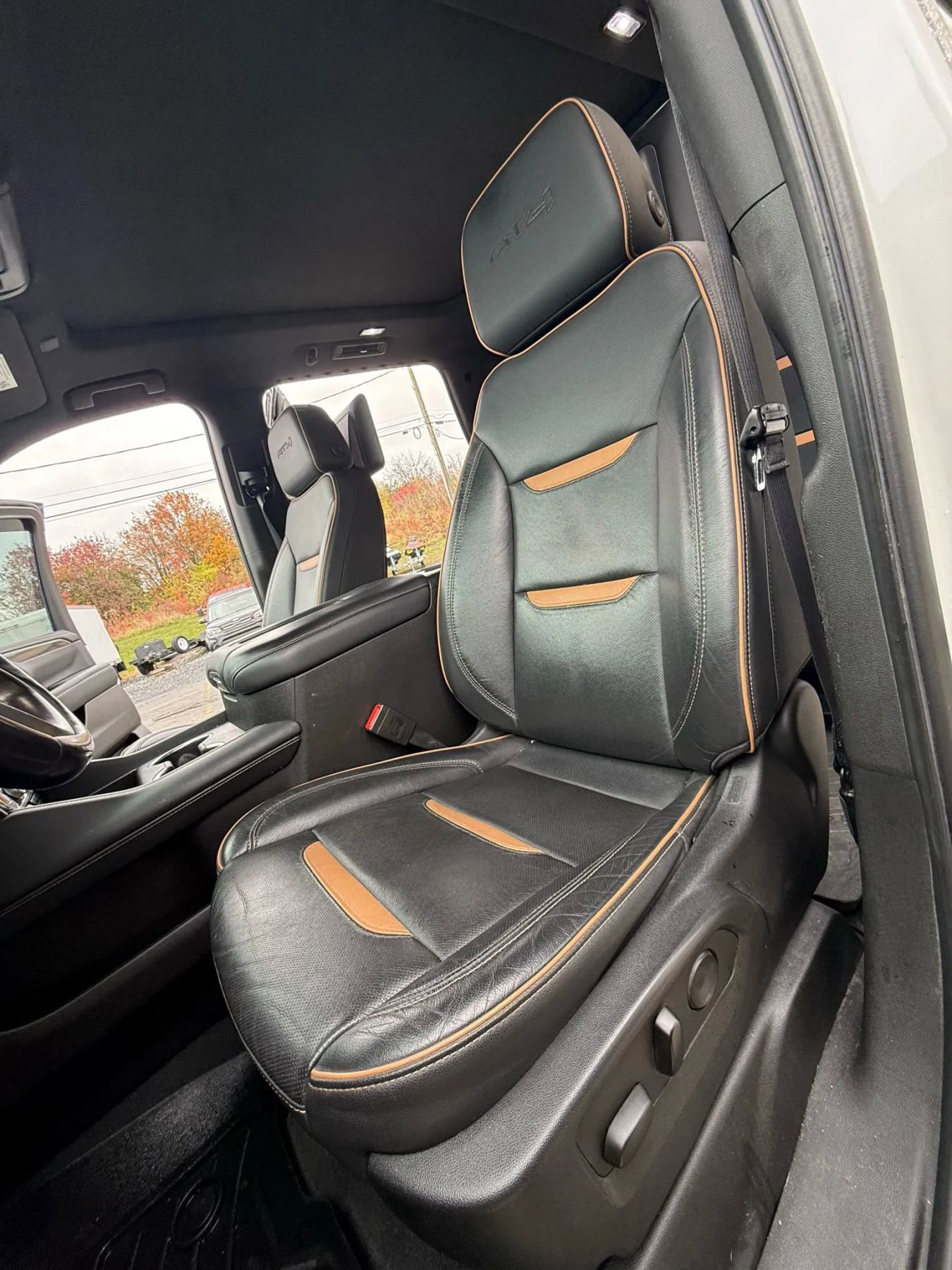 Used 2021 GMC Yukon AT4 w/ AT4 Premium Package image 35