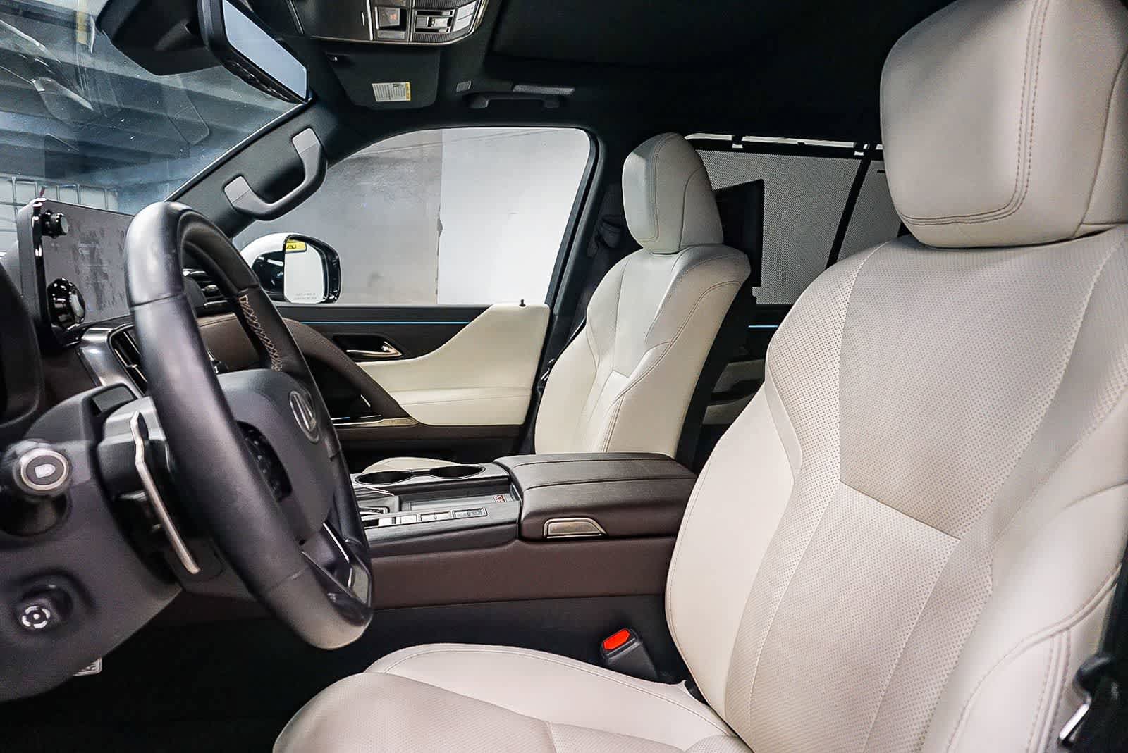 Certified 2025 Lexus LX 700h Luxury AWD/4WD image 18