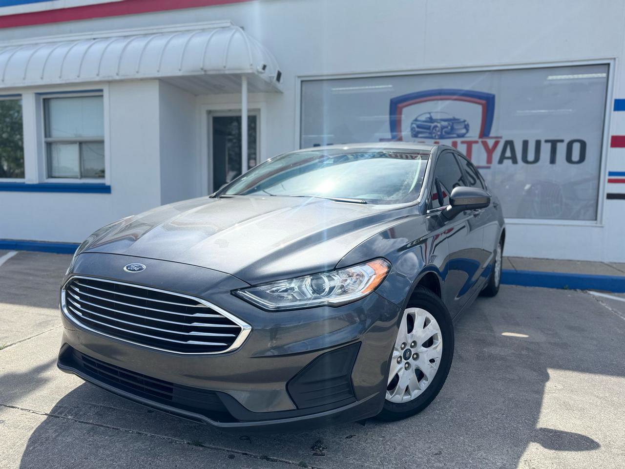 Used 2019 Ford Fusion S FWD image 3