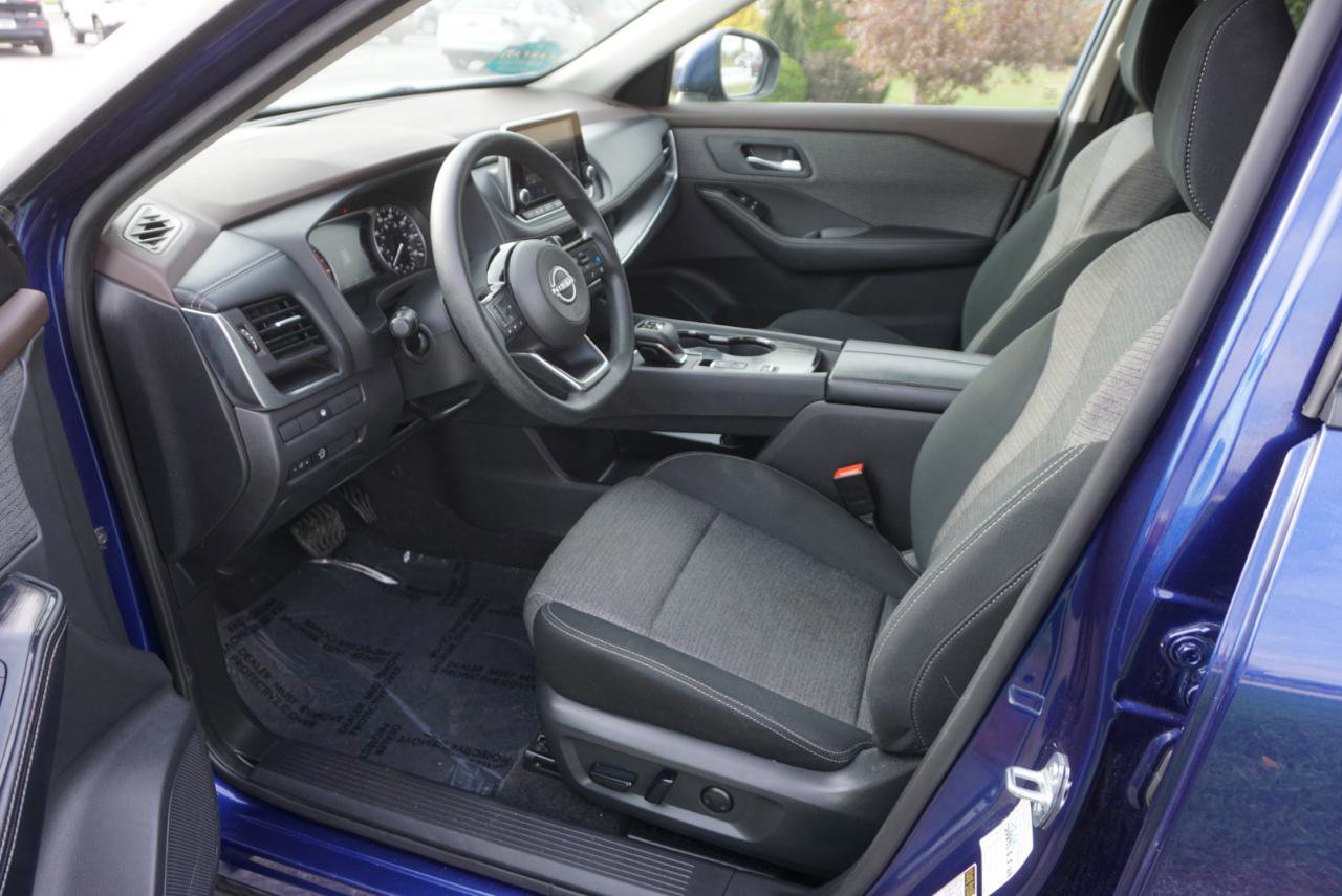 Used 2023 Nissan Rogue SV image 7