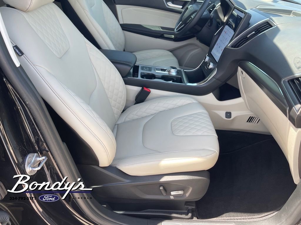 Used 2024 Ford Edge Titanium image 16