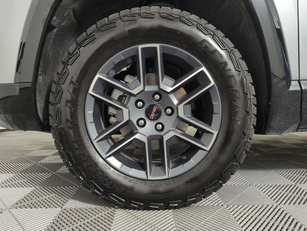 Used 2026 GMC Terrain AT4 w/ Technology Package II AWD/4WD image 21
