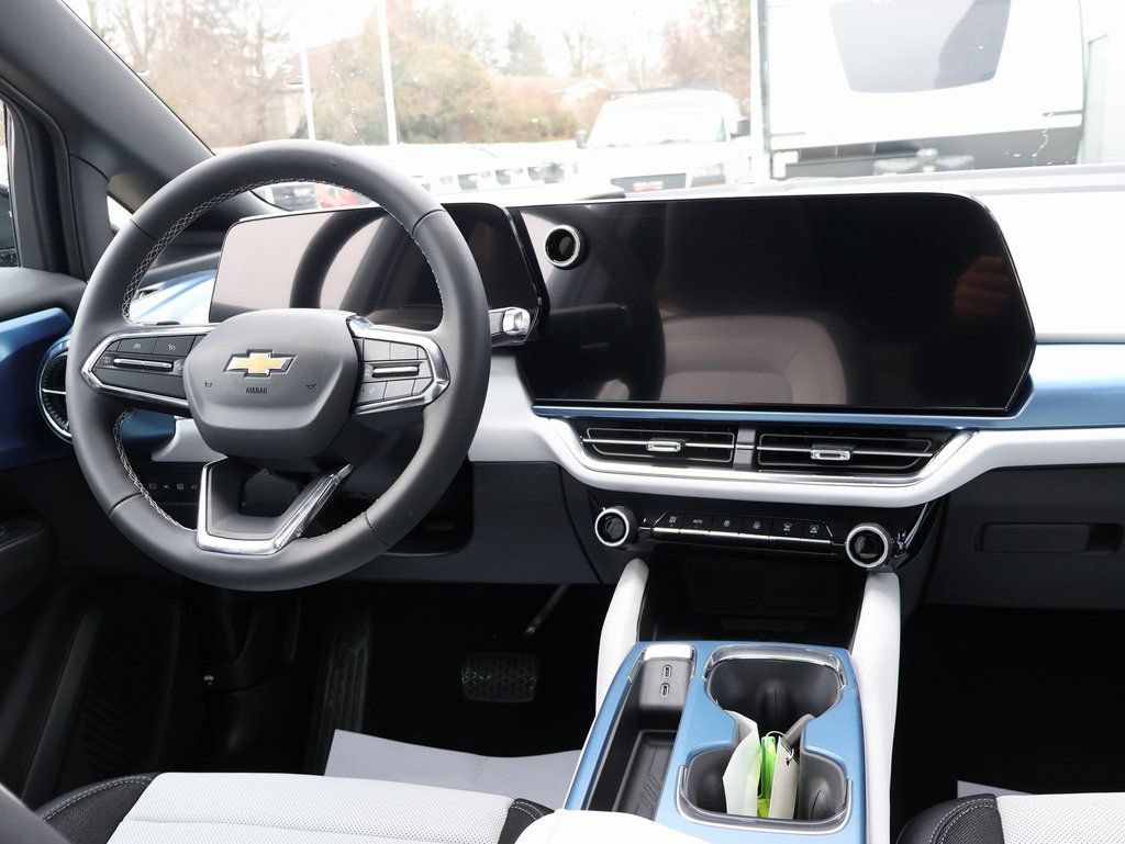 New 2026 Chevrolet Equinox EV LT w/ Convenience Package II FWD image 27