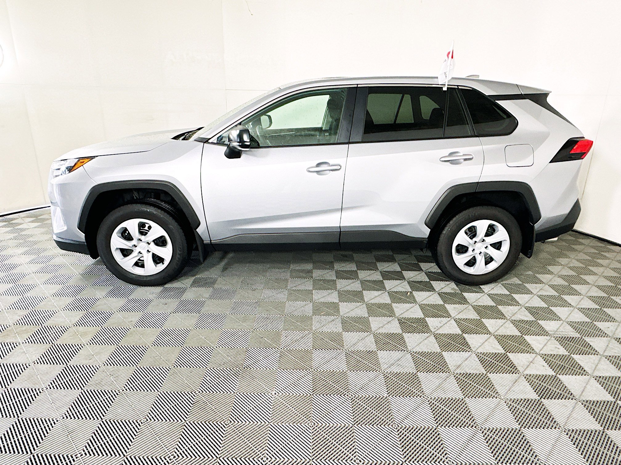 Used 2025 Toyota RAV4 LE FWD image 6