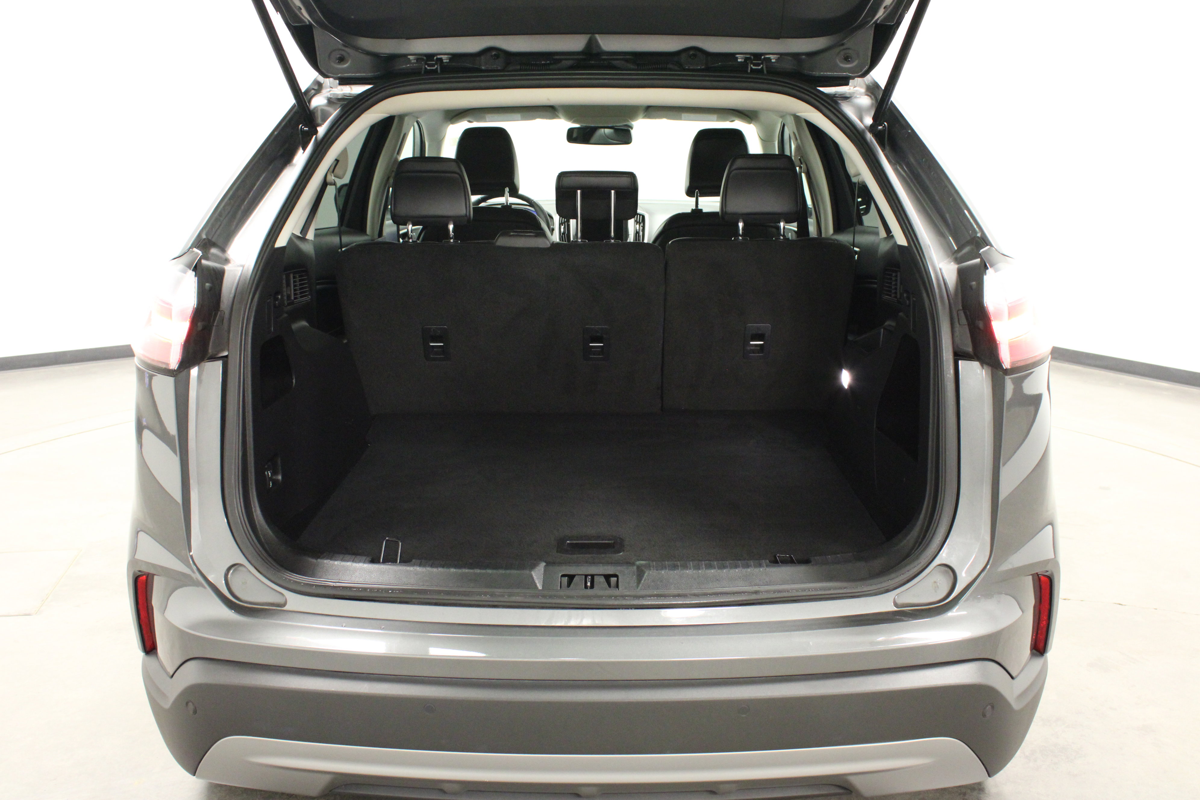 Used 2024 Ford Edge SEL AWD/4WD image 12