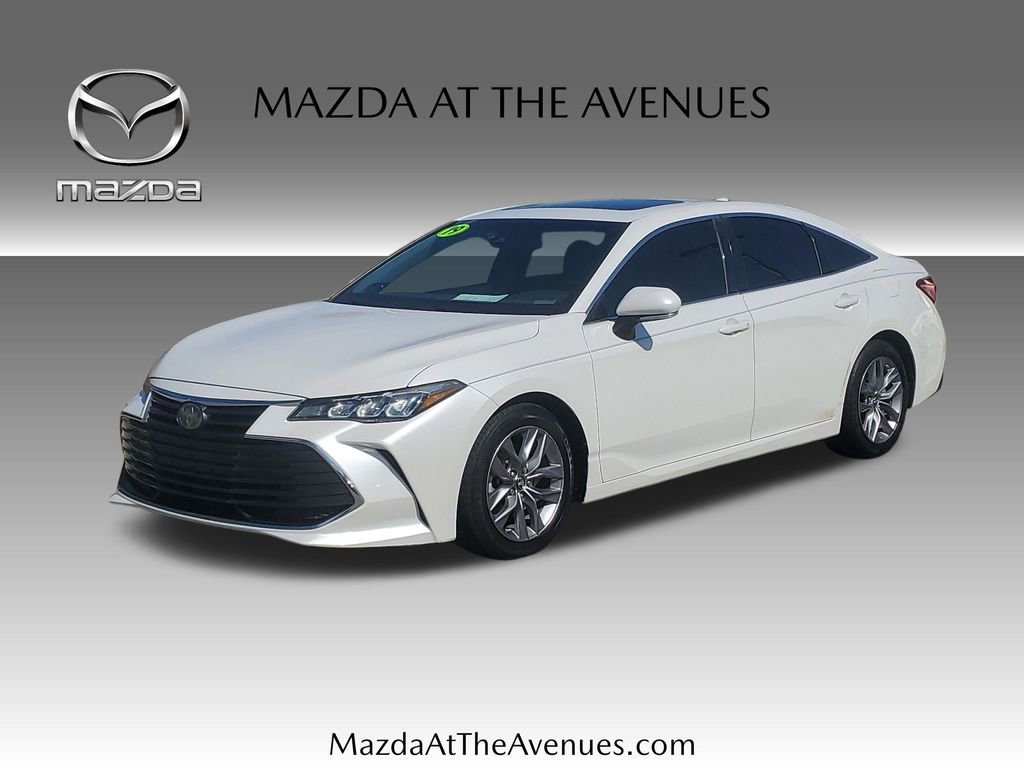 Used 2019 Toyota Avalon XLE image 1