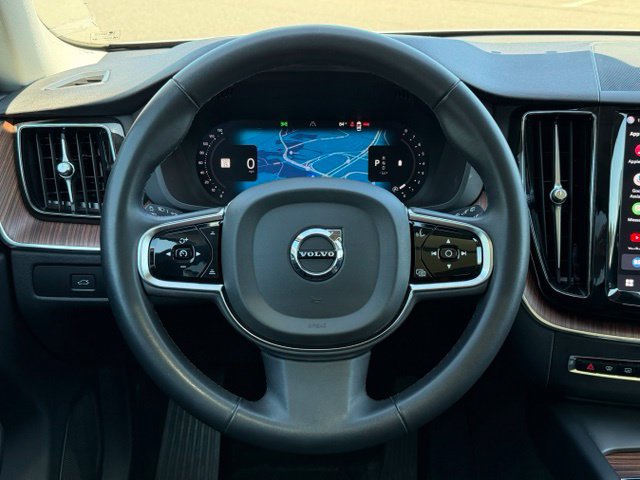 Used 2024 Volvo XC60 B5 Plus w/ Climate Package AWD/4WD image 13