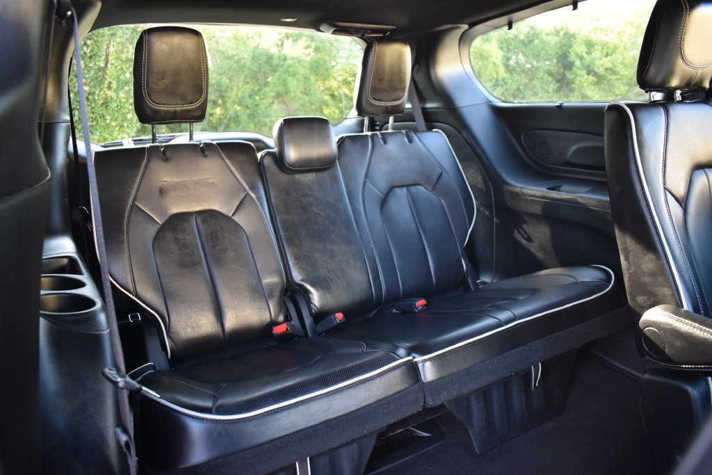 Used 2025 Chrysler Pacifica Limited FWD image 14