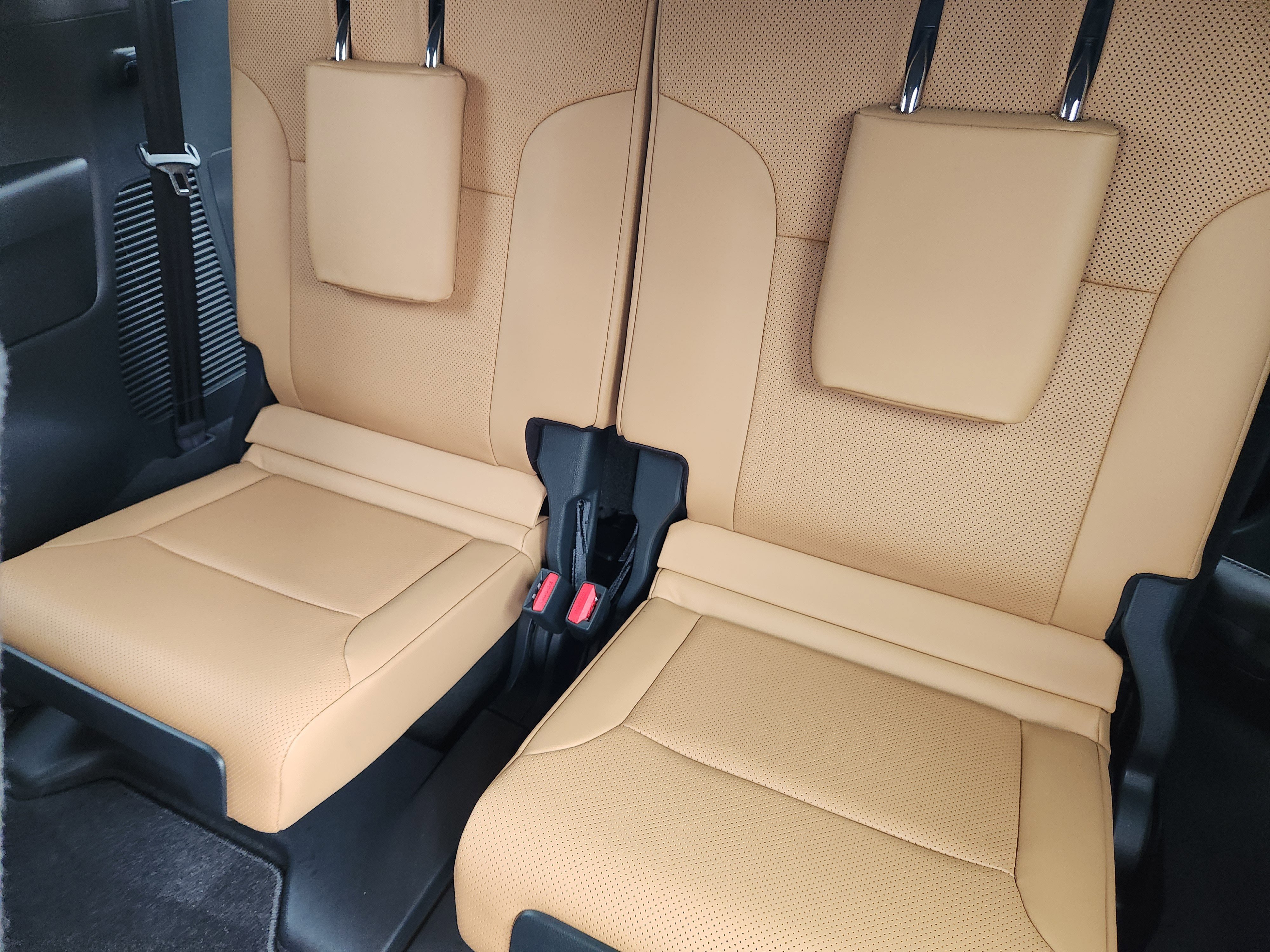 Used 2025 Lexus LX 600 4WD w/ Luxury Package image 40