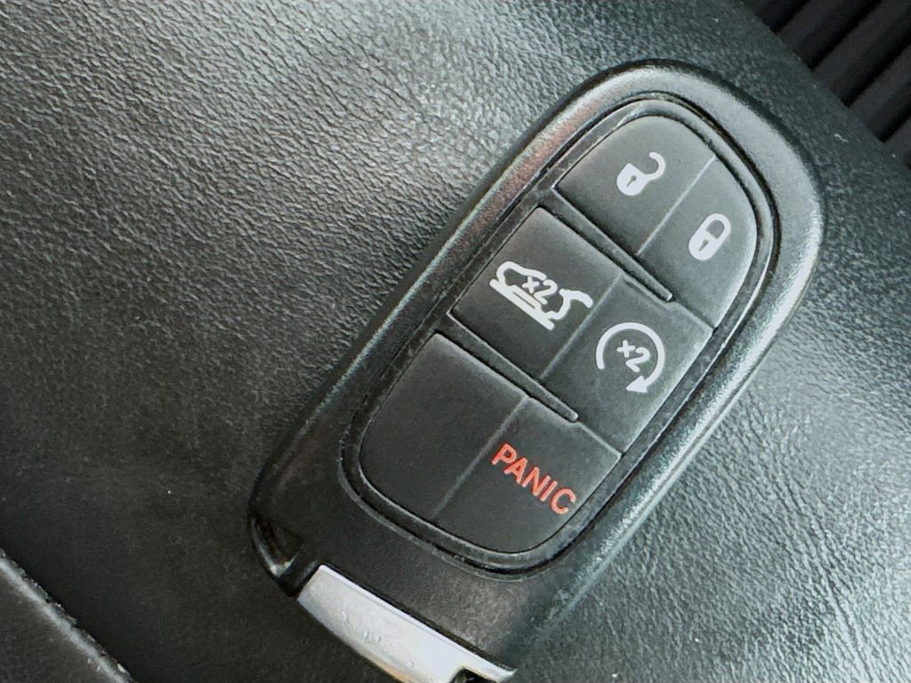 Used 2018 Jeep Cherokee Limited w/ Trailer Tow Group AWD/4WD image 36