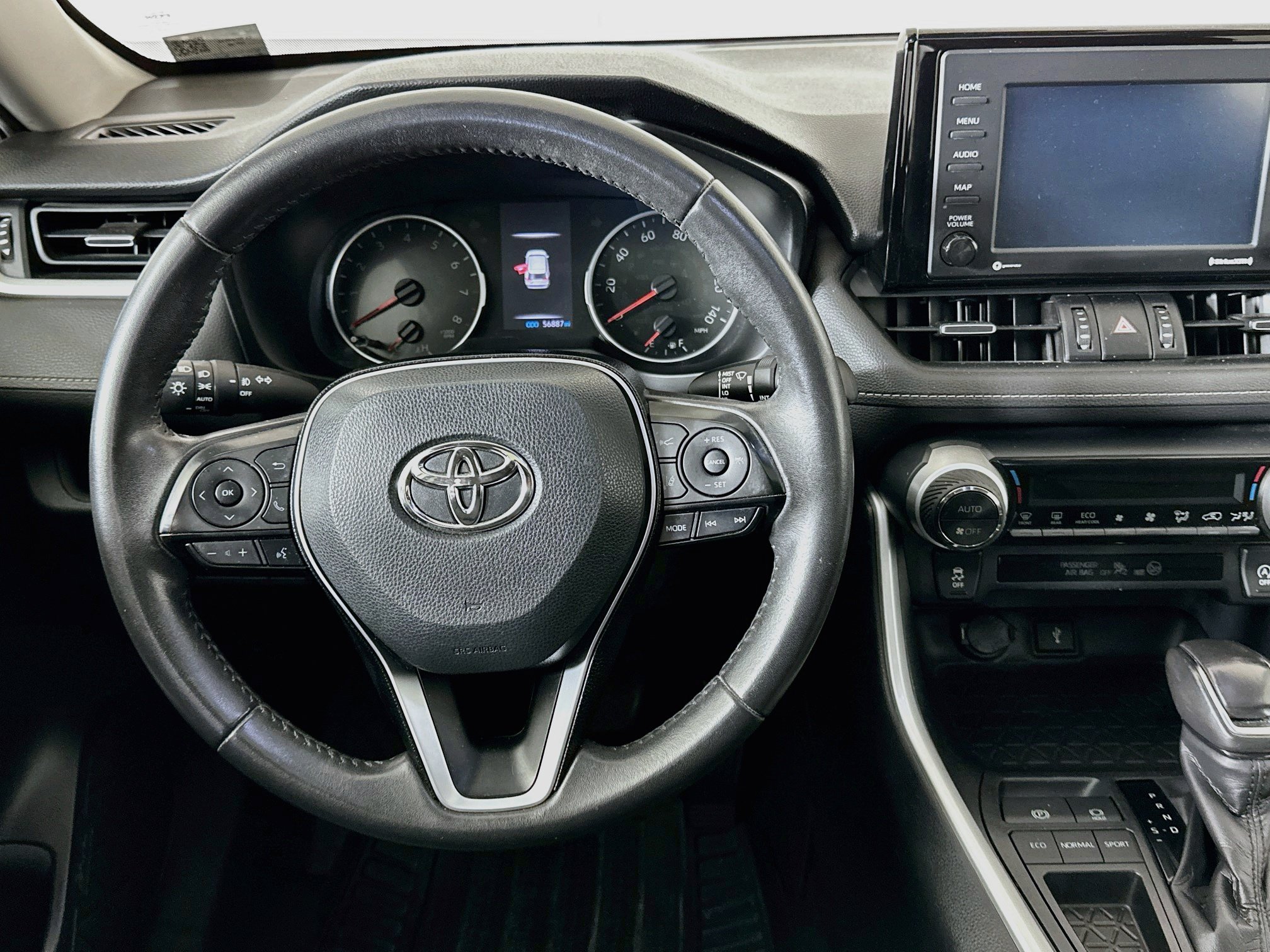 Used 2020 Toyota RAV4 XLE Premium w/ Carpet Mat Package FWD image 18
