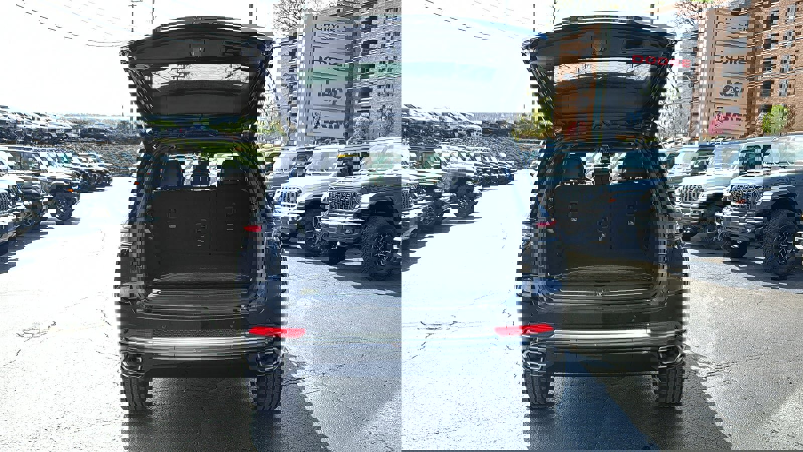 Certified 2024 Jeep Grand Cherokee Summit w/ Adv Protech Group IV image 7