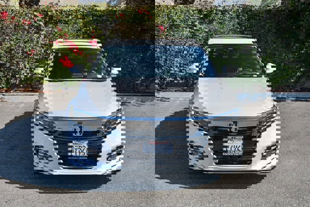 Used 2019 Honda Accord Touring image 2