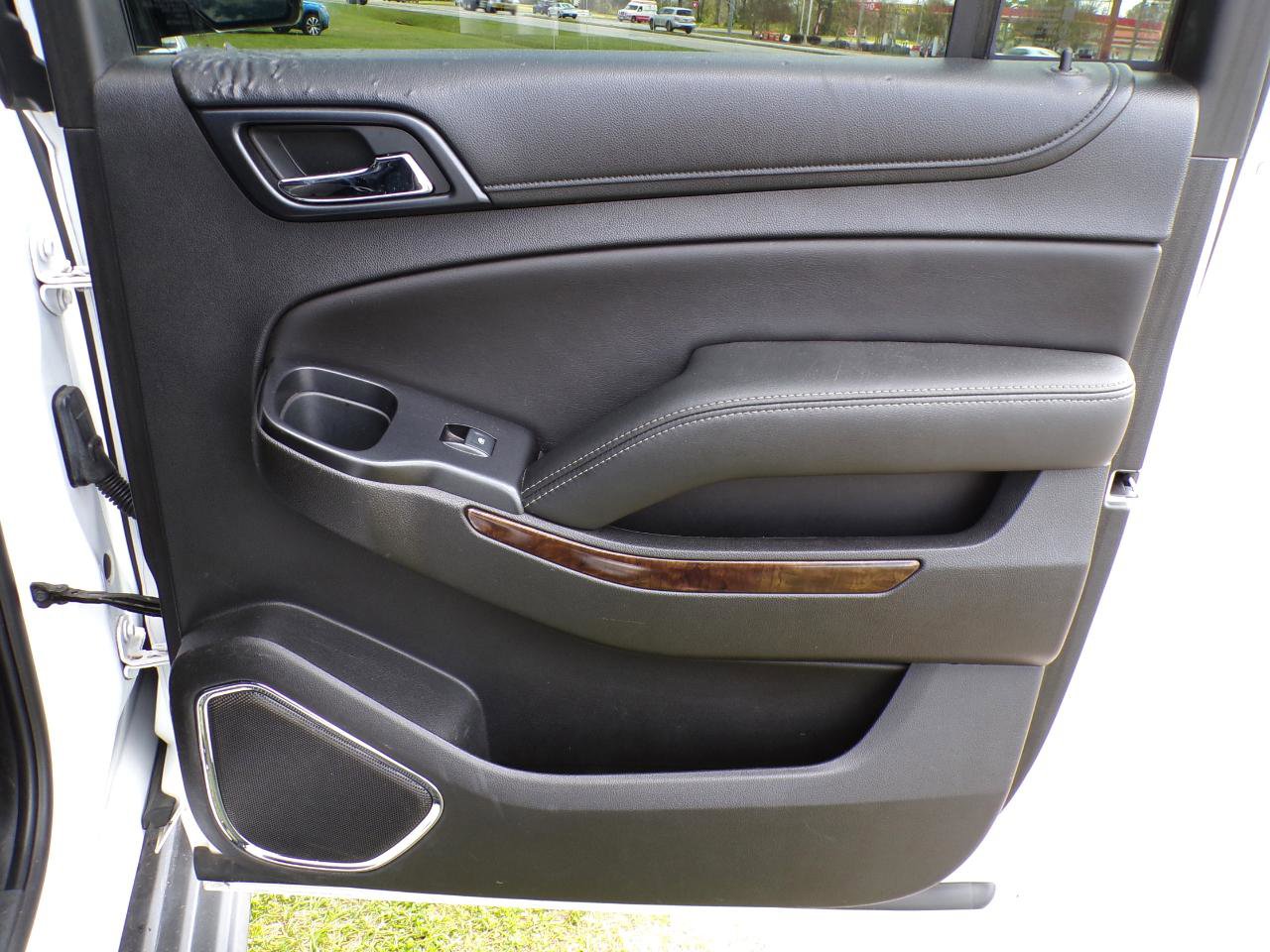 Used 2018 Chevrolet Suburban LT RWD image 33