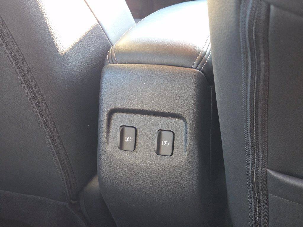 Certified 2023 Nissan Kicks SR w/ SR Premium Package FWD image 14