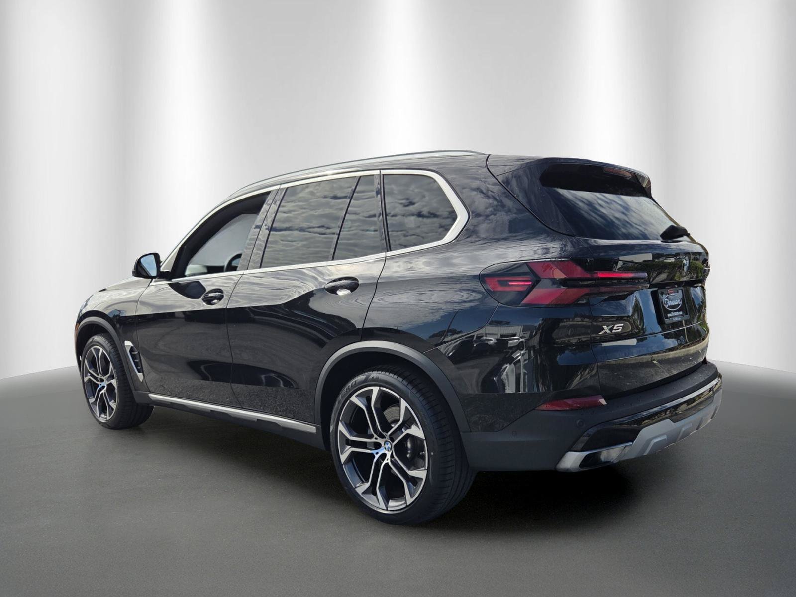 Used 2024 BMW X5 sDrive40i w/ Executive Package RWD image 5