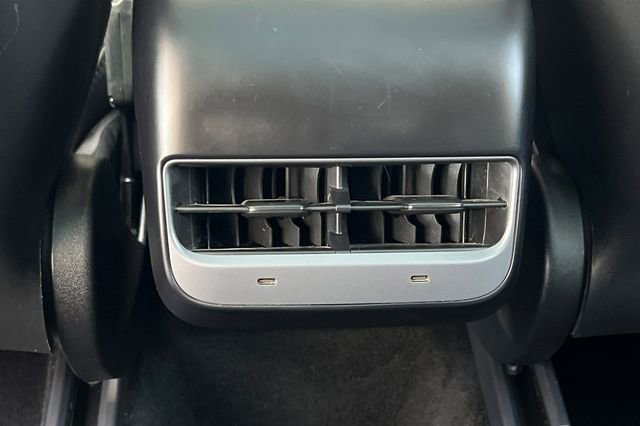 Used 2023 Tesla Model Y Long Range image 18