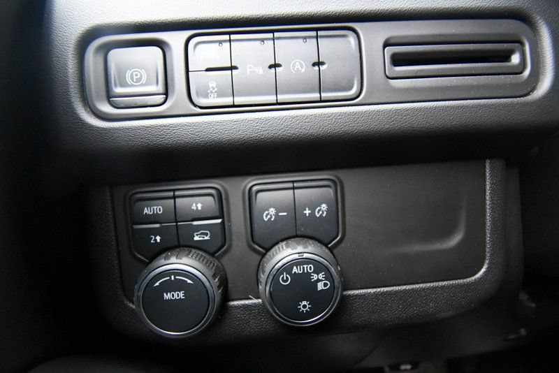Used 2024 Chevrolet Suburban LT AWD/4WD image 21