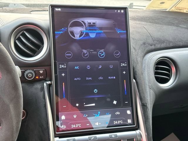 Used 2011 Nissan GT-R Premium image 29