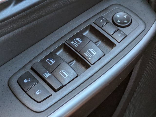 Certified 2022 Jeep Cherokee Latitude Lux w/ Sun & Sound Group AWD/4WD image 16