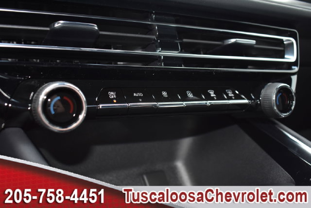 New 2027 Chevrolet Traverse LT w/ LPO, Floor Liner Package FWD image 32