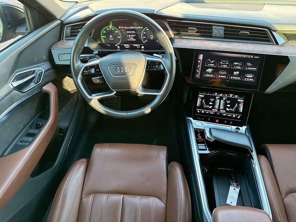 Used 2019 Audi e-tron Prestige w/ Prestige Package image 30