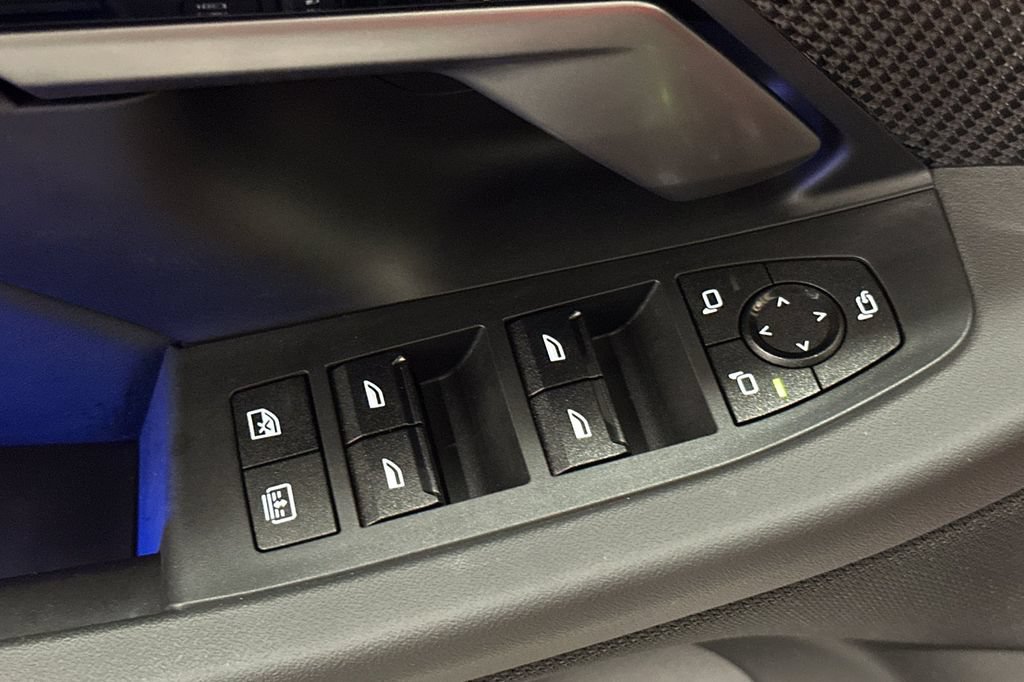 Used 2025 BMW M5 w/ Carbon Package AWD/4WD image 12