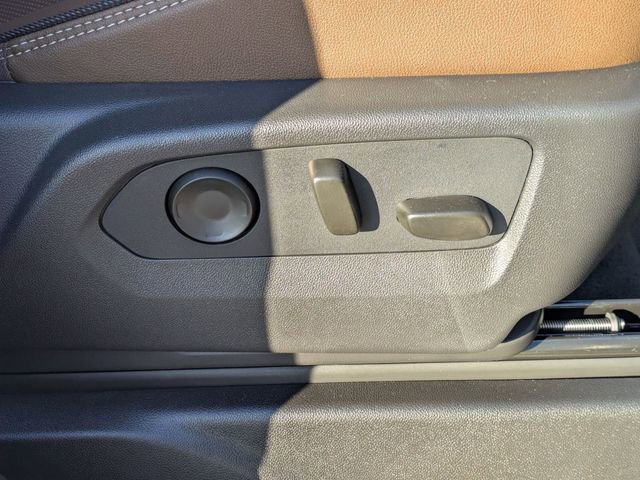 New 2025 Chevrolet Suburban High Country image 44