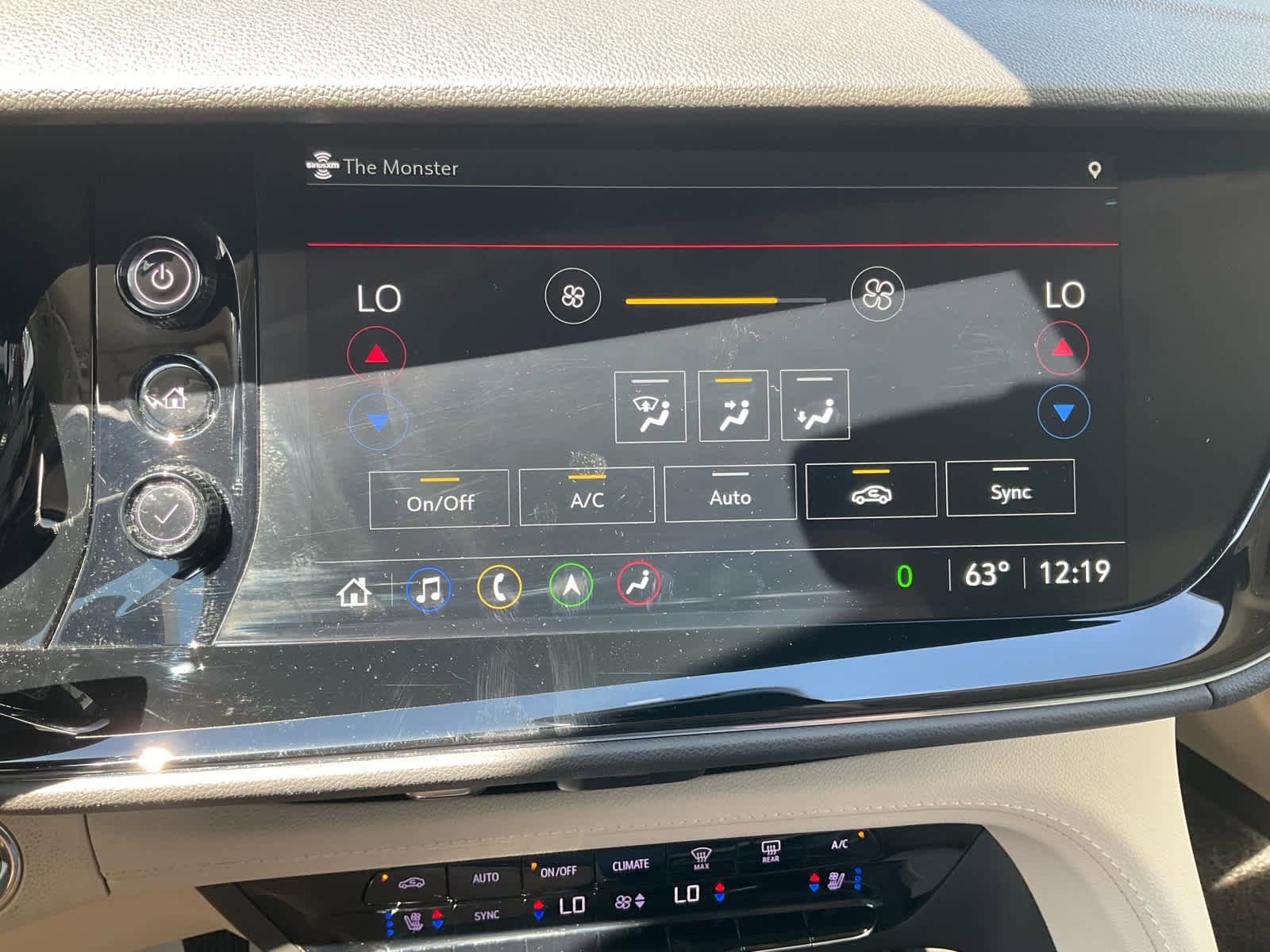 Used 2022 Buick Envision Avenir w/ Technology Package II AWD/4WD image 9