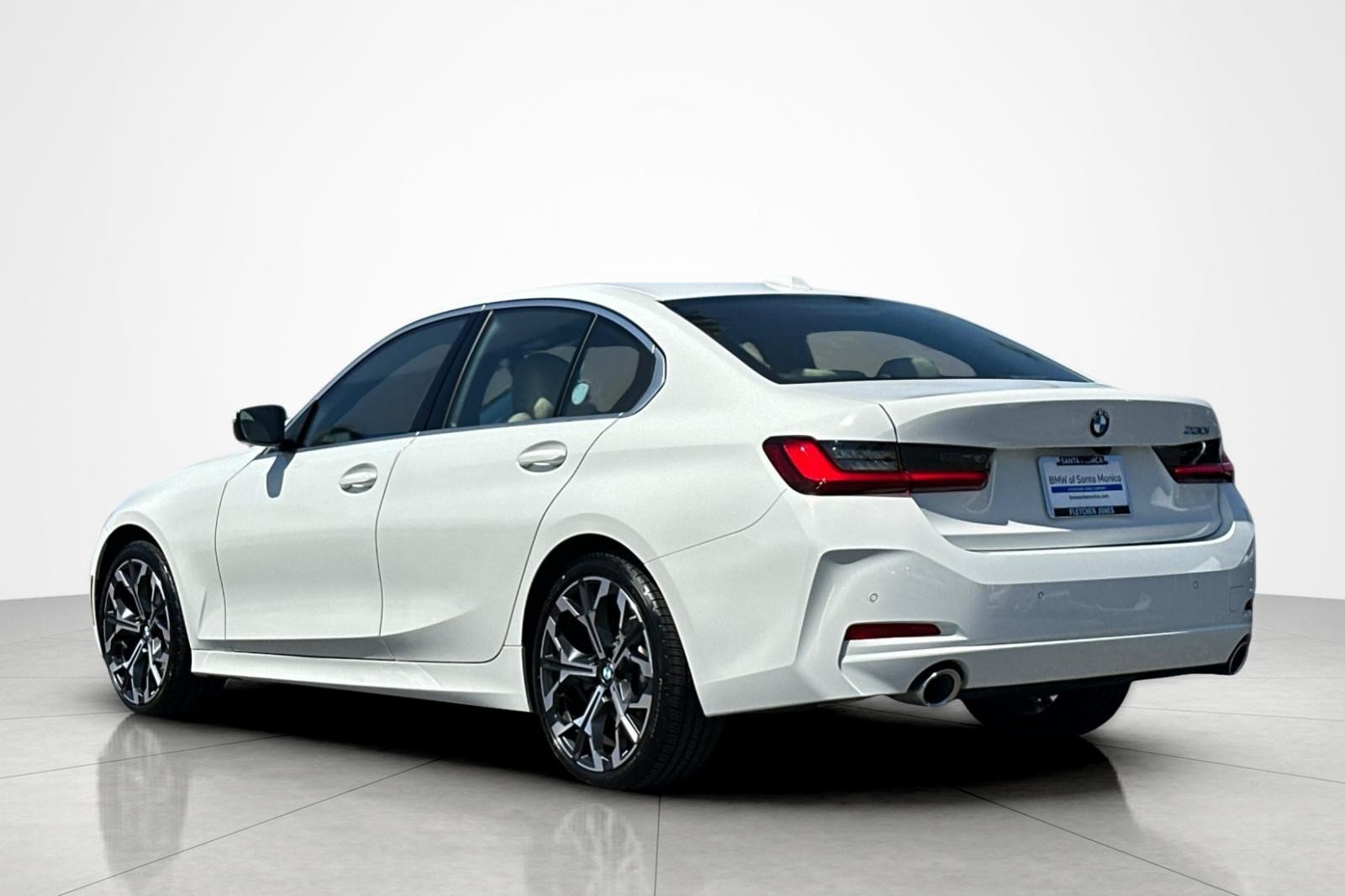 Used 2026 BMW 330i Sedan w/ Premium Package RWD image 3