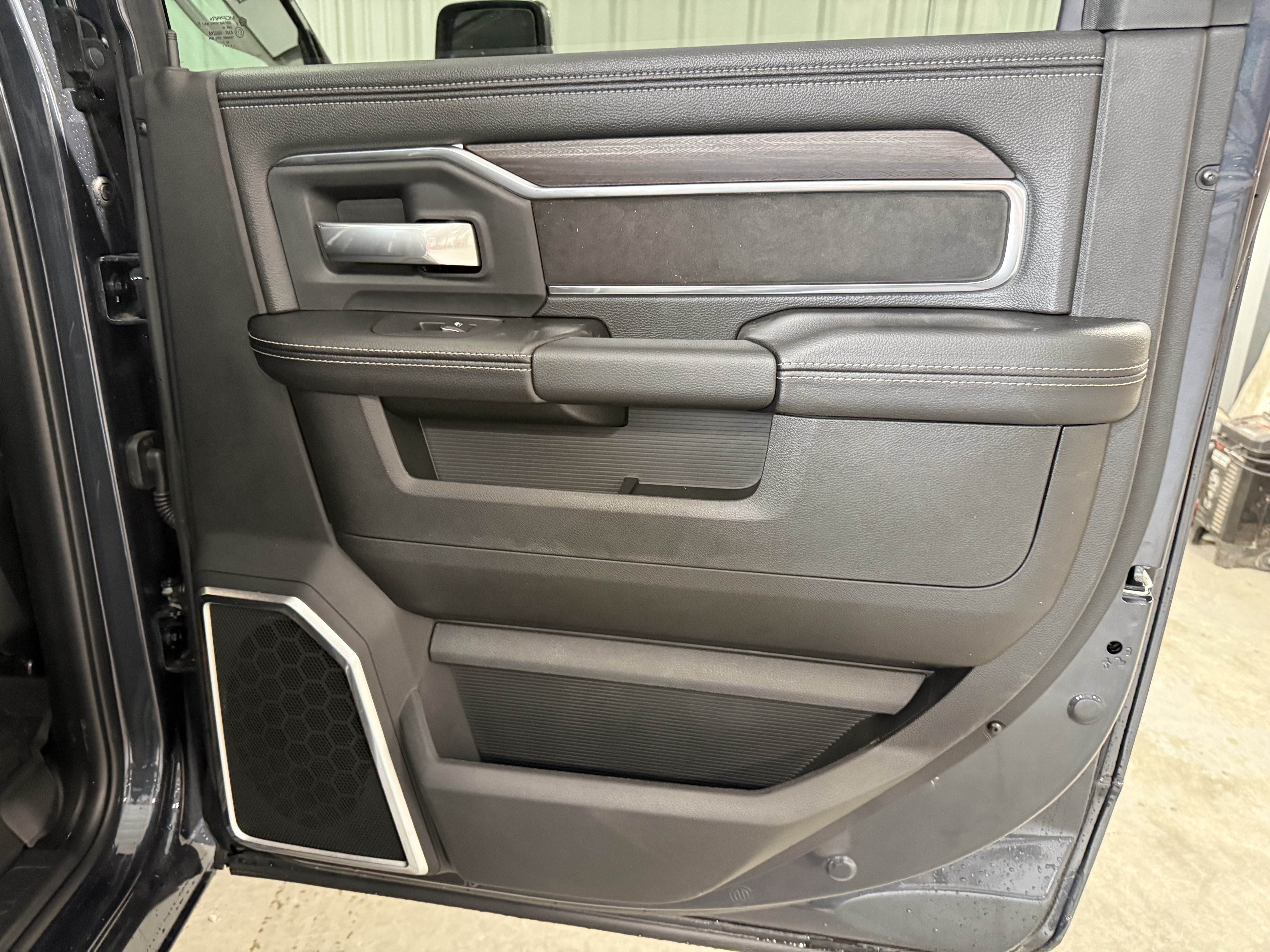 New 2026 RAM 2500 Laramie AWD/4WD image 6