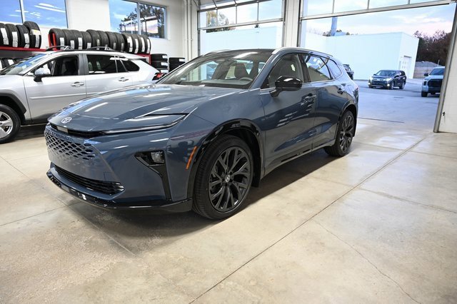 New 2025 Toyota Crown Signia image 8