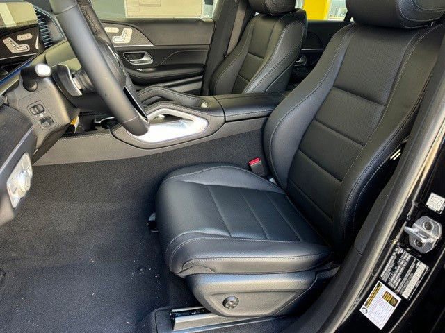 Used 2025 Mercedes-Benz GLS 450 4MATIC image 14