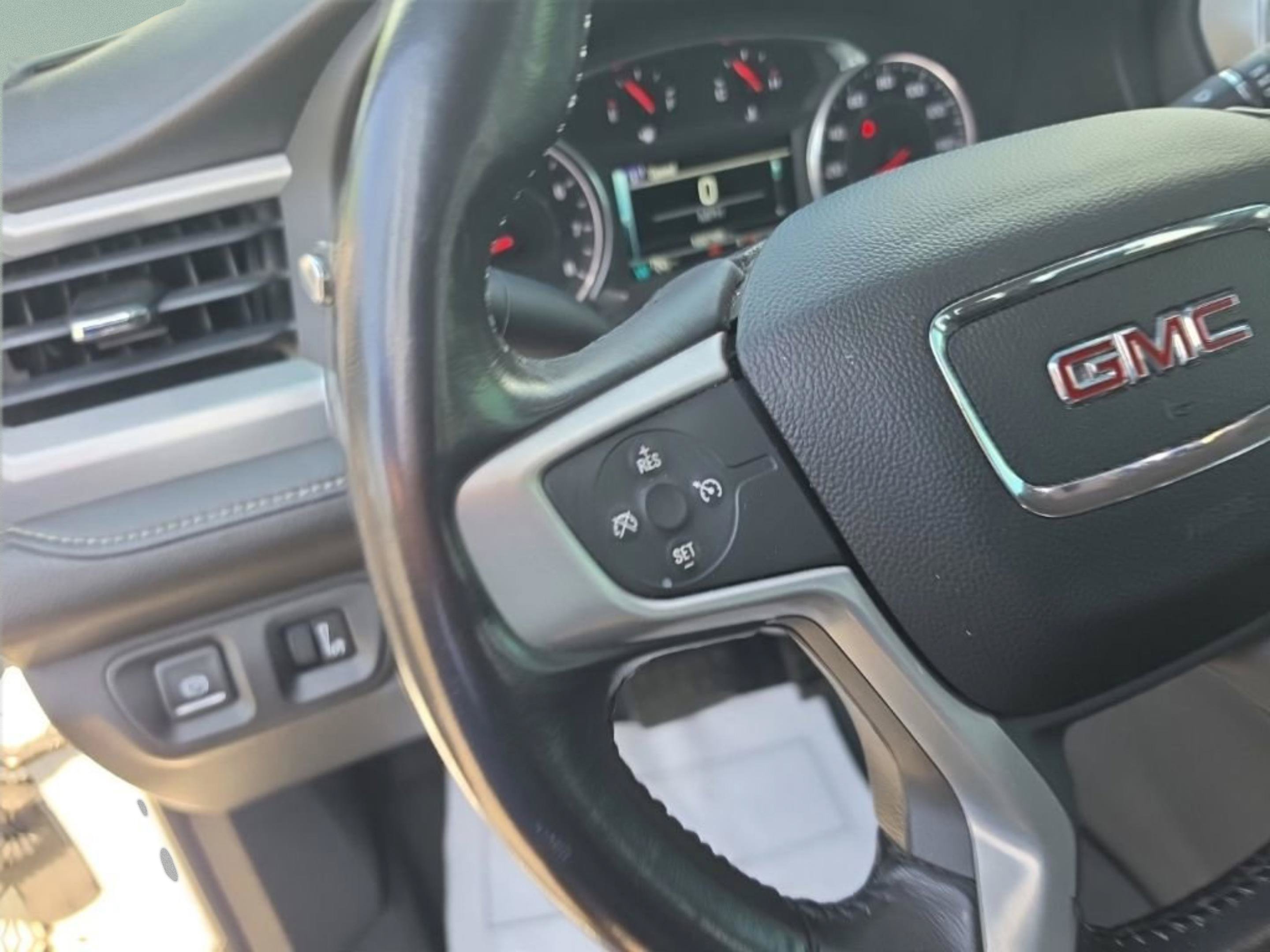 Used 2018 GMC Acadia SLT AWD/4WD image 15