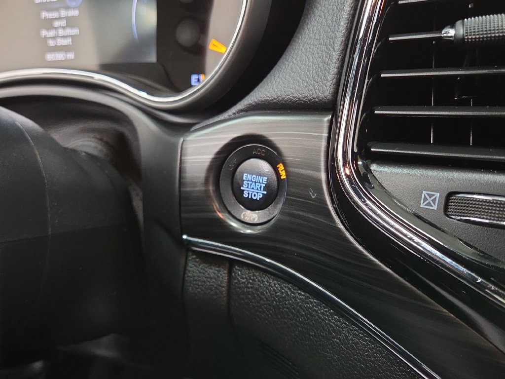 Used 2019 Jeep Grand Cherokee Limited AWD/4WD image 18