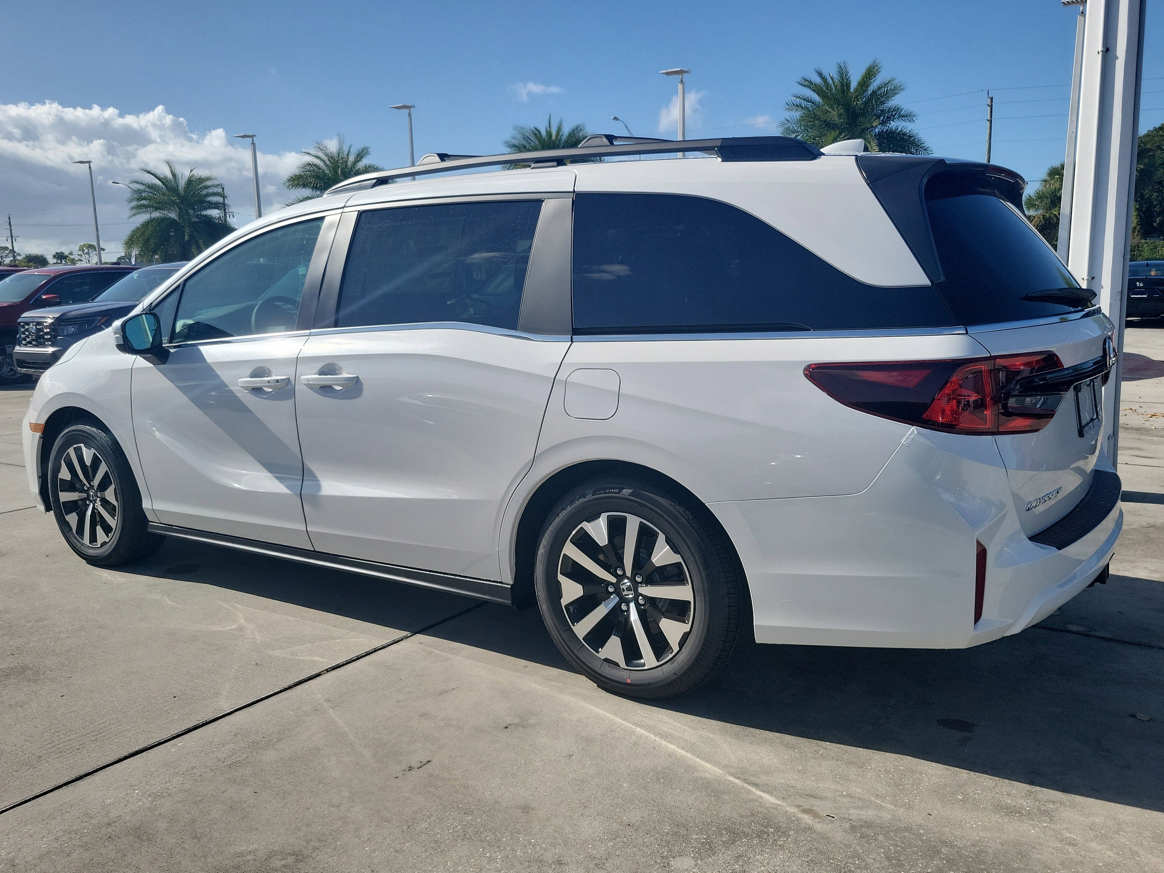 New 2026 Honda Odyssey EX-L image 4