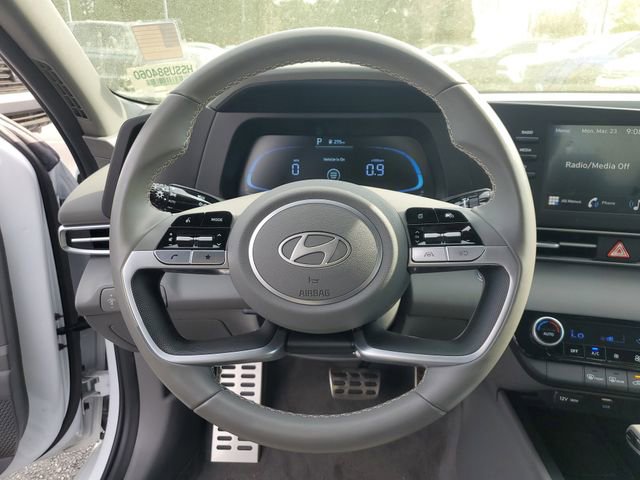 Used 2025 Hyundai Elantra Sport image 25