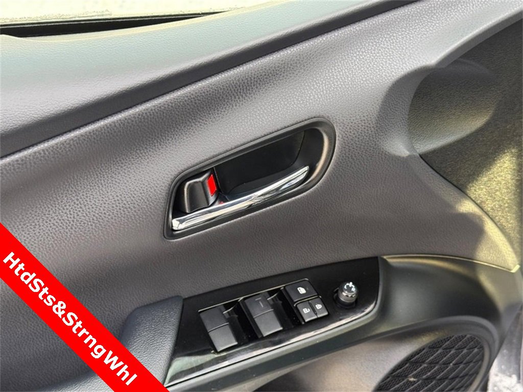 Used 2022 Toyota Prius XLE image 18