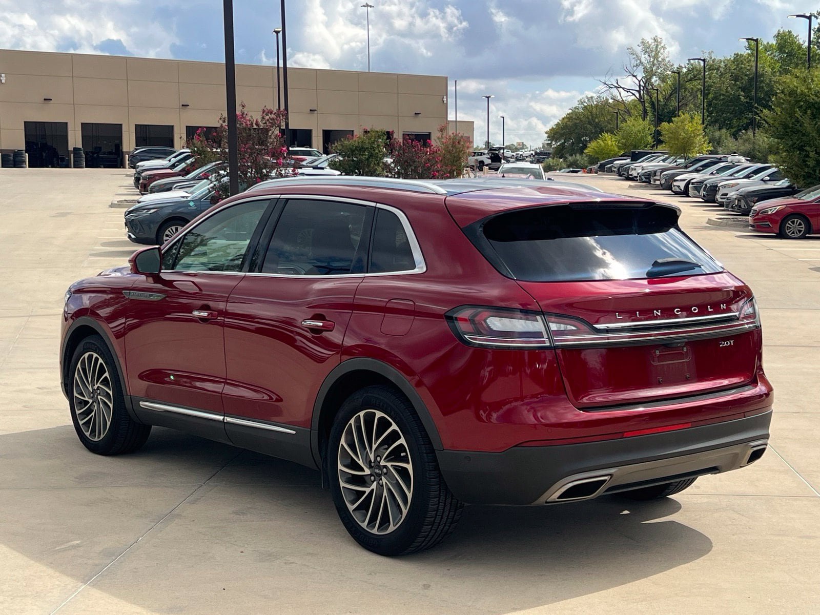 Used 2019 Lincoln Nautilus Reserve FWD image 10