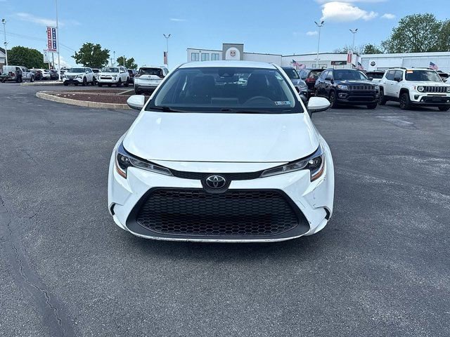 Used 2020 Toyota Corolla LE FWD image 2