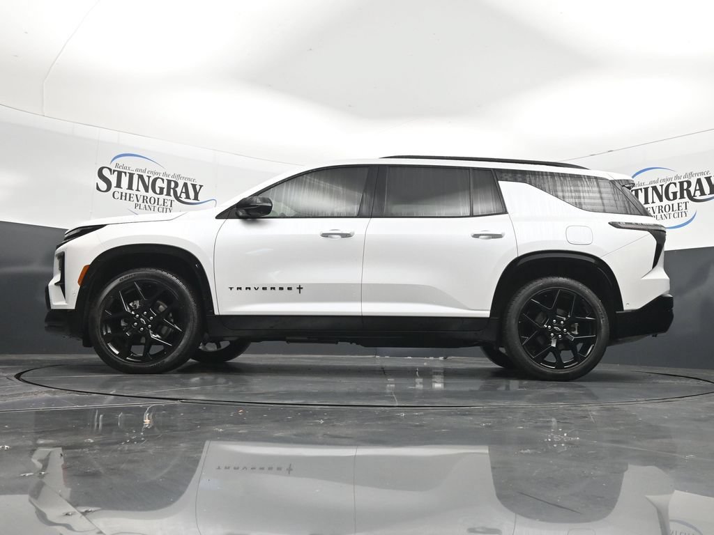 Used 2025 Chevrolet Traverse RS w/ LPO, Floor Liner Package FWD image 29