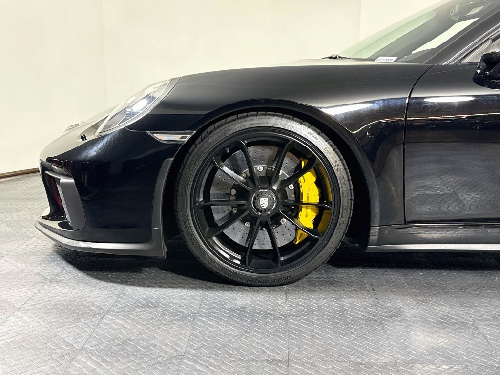 Certified 2019 Porsche 911 Speedster RWD image 26
